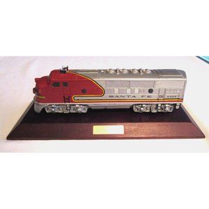 Vintage Avon The Lionel 1948 Santa Fe F3 Diesel Engine Train 1992 Number 2333